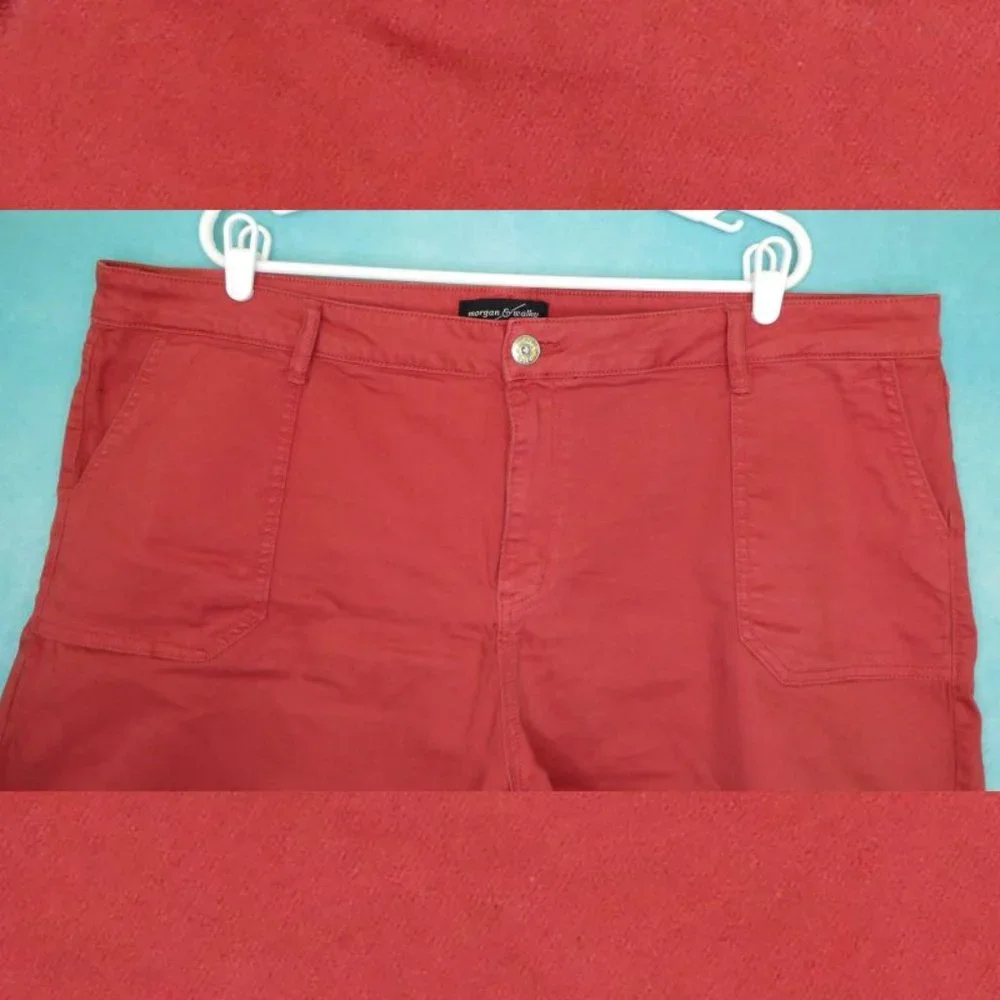 Morgan & Walker Red Shorts Size 22